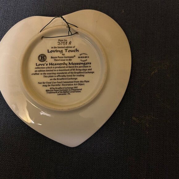 Love's Heavenly Messages Hart Shaped Cherub plates - Picture 4 of 6